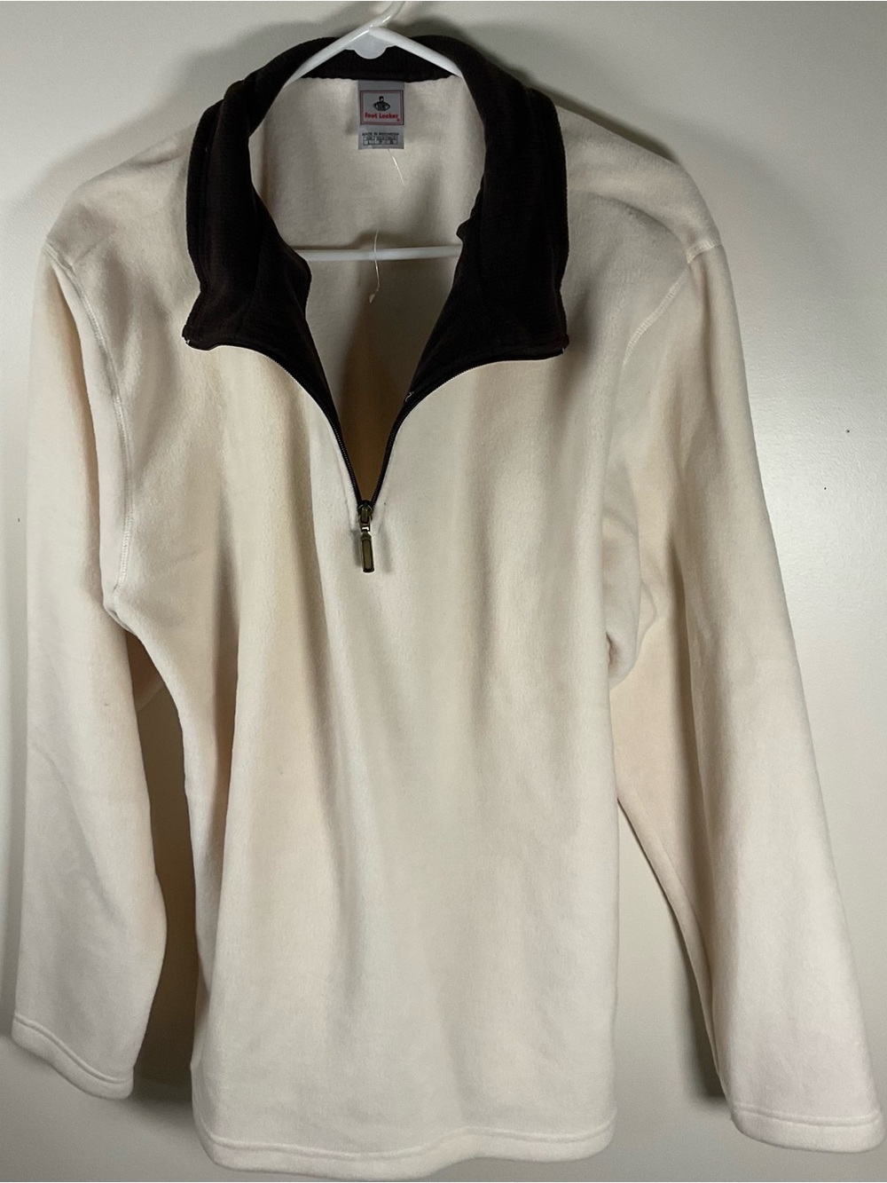 Vintage Foot Locker Brand Cream Fleece Half-Zip Pullover with Black Collar
